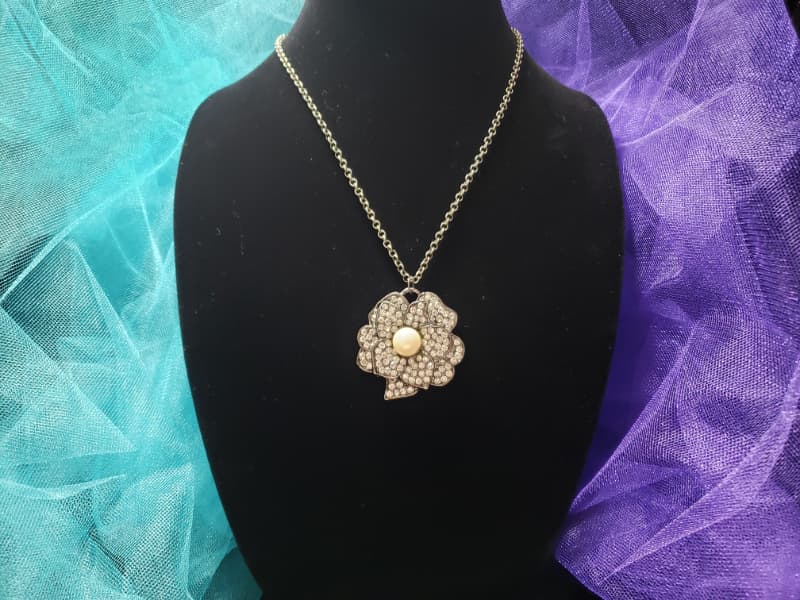 Pearl Rose Necklace in Gun Metal